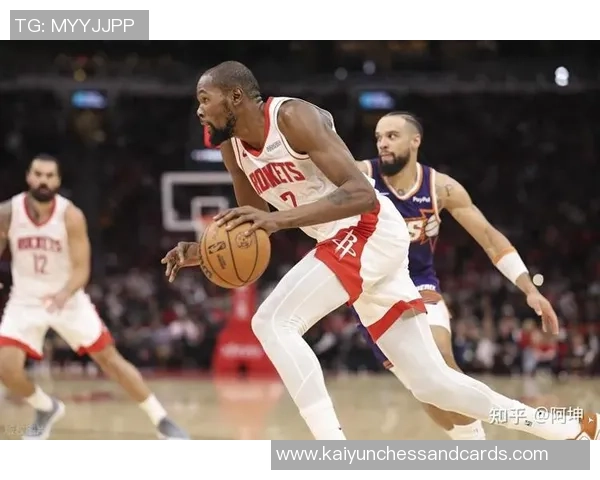 布克谈狄龙与老詹恩怨史称喜欢看到这种激烈场面